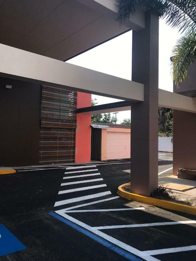 Tropical Inn & Suites, Downtown Clearwater Exterior foto